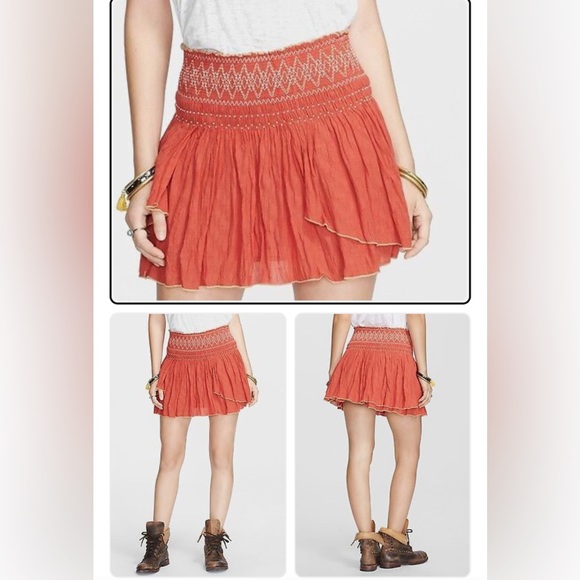 Free People Dresses & Skirts - FREE PEOPLE LIP SMOCKING GOOD SKIRT  size M